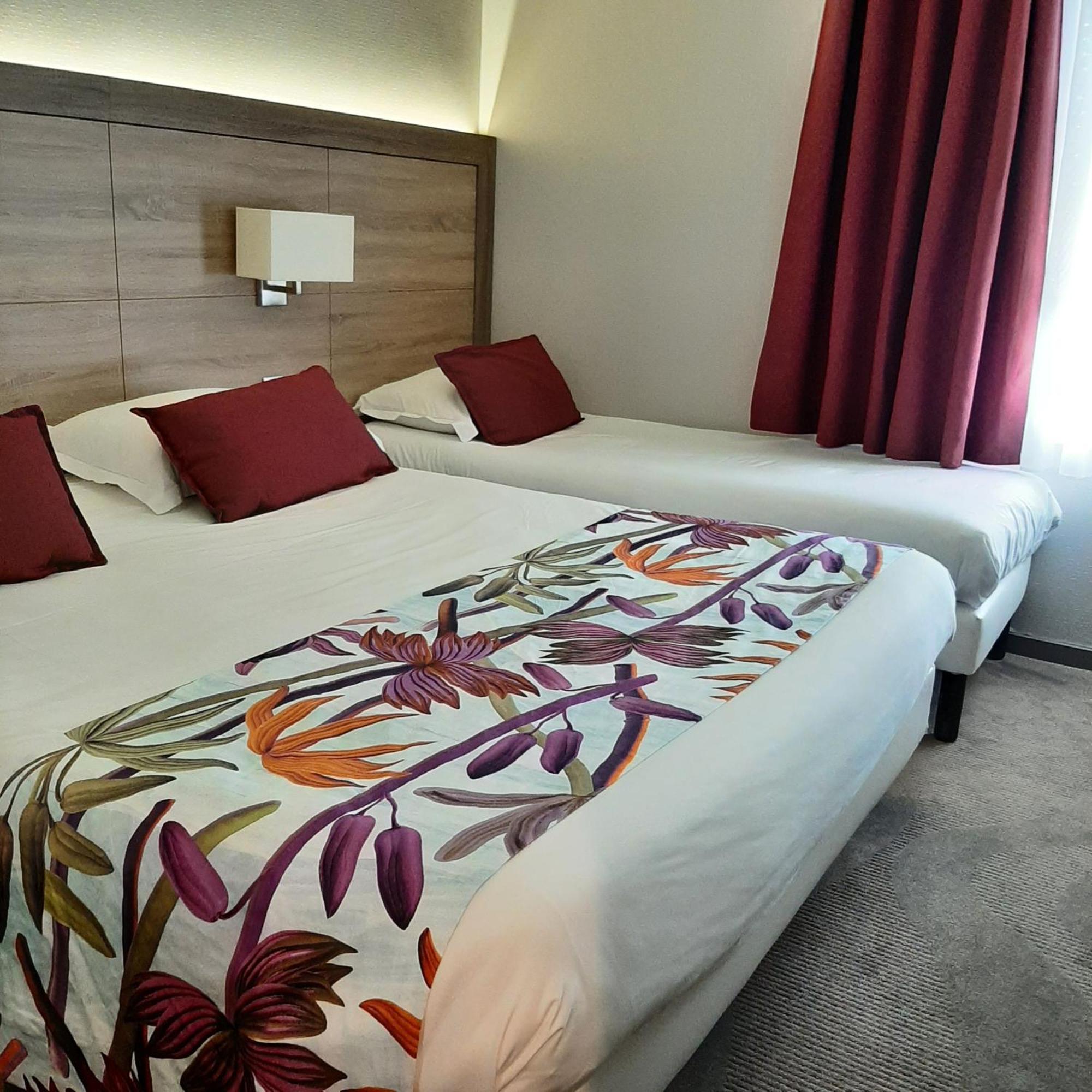Logis Hotel Relais Saint Jacques - Chateauroux Deols Exterior photo