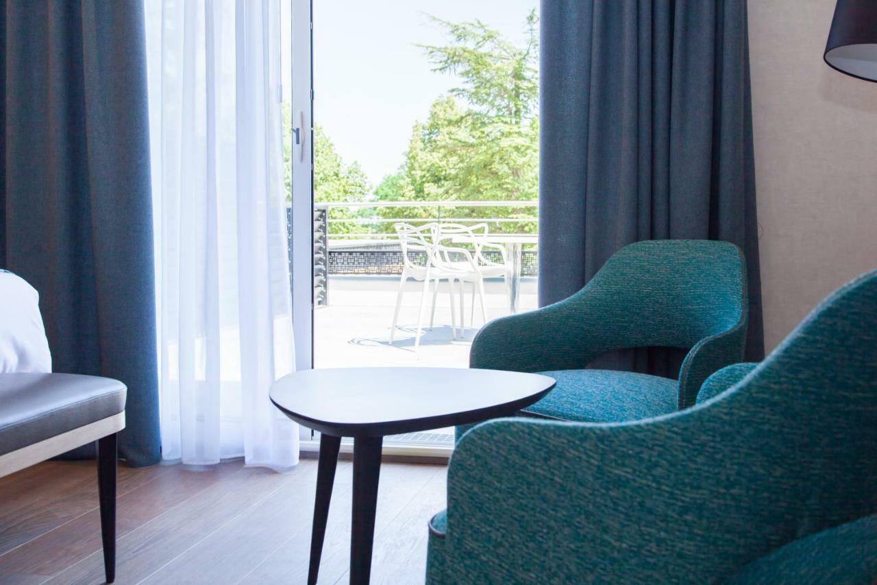 Logis Hotel Relais Saint Jacques - Chateauroux Deols Exterior photo